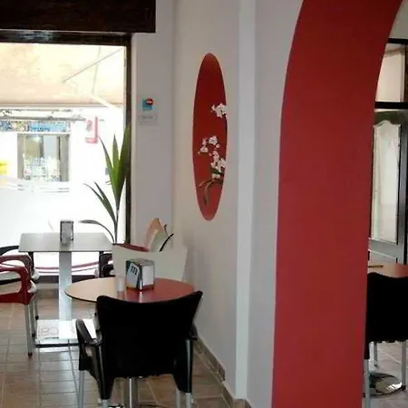 Santa Ana ホテル *